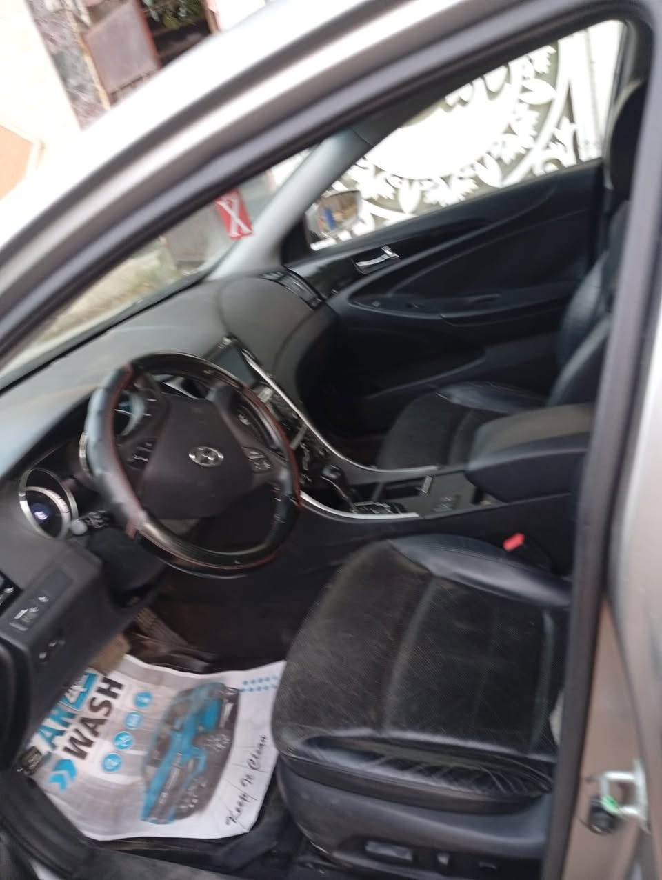 سلام عليكم سوناتا2014
سياره جاهزه على اخر حبايه
فول مواصفات عدا الفتحه بصمه وشاشه
وكشنات جلد  وكهربائيه تخم تاير جديد
صدر جديد سياره كامله بالعافيه على الياخذهه
السعر 82 وبيهه مجال
***********
