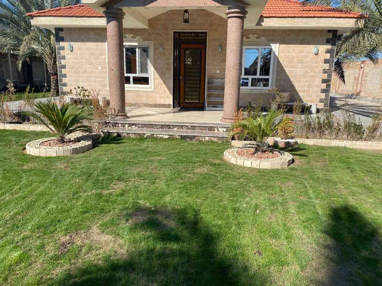 سلام عليكم ورحمه الله وبركاته موجود حدقجي شغل درجه اولى تنضيف تقليم الأشجار الصغيره  والكبيره وقلب التربه وقطع الأشجار الكبيره والصغيره وتنضيف الحدائق العامه ومعالجة امراض الاشجار الصغيره والكبيره وتصميم الحدائق العامه والمساجد مجانن عمل ***********ابوحسام
