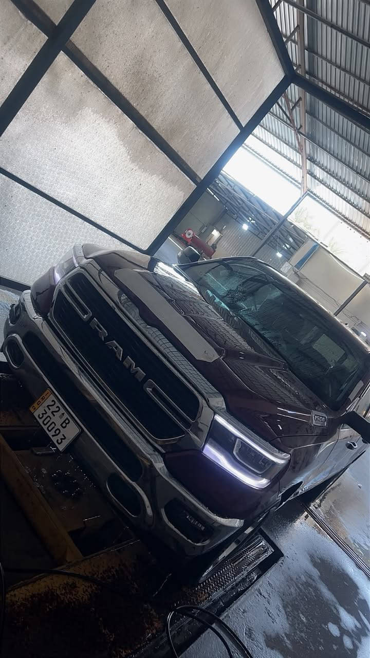 السلام عليكم 
DWG RAM 2023 
السياره حادثها كما موضح بل صوره 
بدون دواخل بدون ايرباكات 
فول مواصفات 1/1 

كشن كهرباء 
فورويل السياره 
عداد سرعه 
تحديد مسار 
حساسات 360 درجه 
تحكمات استيرن 
عداد دجتيل 
ماشيه 30 ميل 
شاشه كبيره 
كشن تدفئه 
استيرن تدفئه 
عليها منظومه غاز شادها على ايدي 
صفر جديده 
السعر ب 290 وبيها مجال للشراي 
لل استفسار ***********
رقم اربيل 
شرط التحويل
