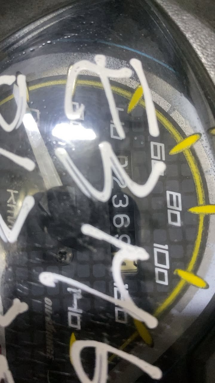 سلام عليكم دراجة جي تي آر 2017 دراجة ماشية 2000 حقيقي دراجة لون مييز ارزق دراجة كفالة عامة من كلشي نازلة من رمبة قبل سبوعين 
مكان حي اور ***********
سعر خاص
