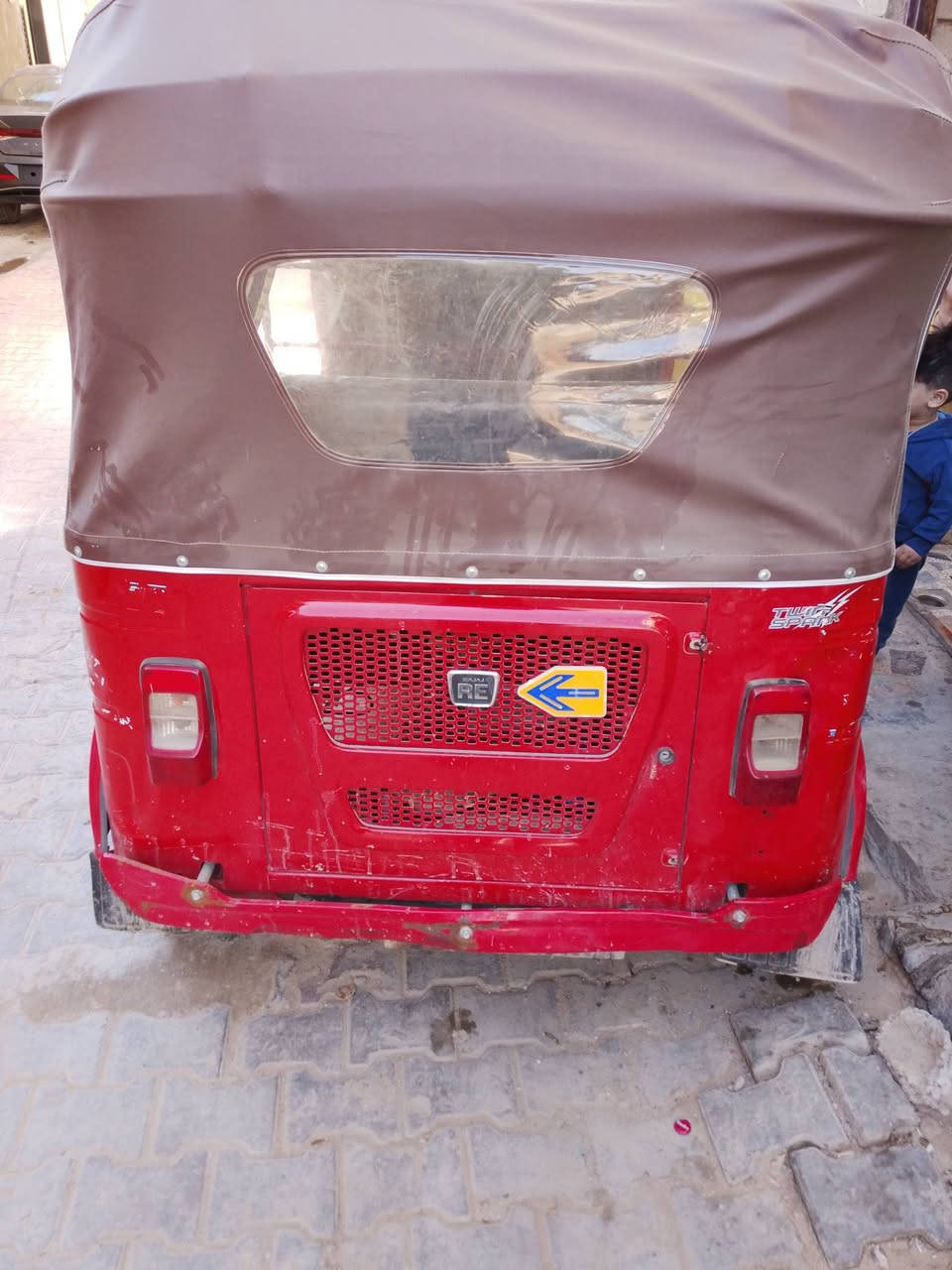 سلام عليكم تكتك مديل 23 البيع وراق بيه ضربه الغوده ثنينهن معمره ***********
