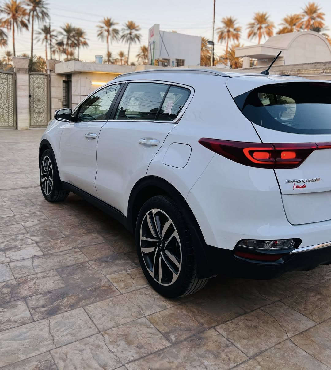 السلام عليكم 😎🔥 بيع فقط 
كيا سبورتج 2020 خليجي 
رقم بغداد سنويه ب اسمي تحويل مباشر ب اسم المشتري 
كفاله من الصبغ كير محرك تبريد كفاله صدر جيد 
عداد المسافه 85 الف 
المواصفات 🔰
سويج شخاطه 
محرك 2000 دوش 
حساسات امامي خلفي 
تحكمات ستيرن
شاشه تاب 
درايف مود  اوضاع قياده / نورمل / ايكو / سبورت 
تبريد قطعتين 
كشنات بيجي مخمل وجلد 
وبعد بيها مواصفات 

السعر المطلوب 183 وبيها مجال وبالعافيه ع الياخذها 

📍عنواني /بغداد الكاظميه 

***********
   ‭
0787 233 6394‬
