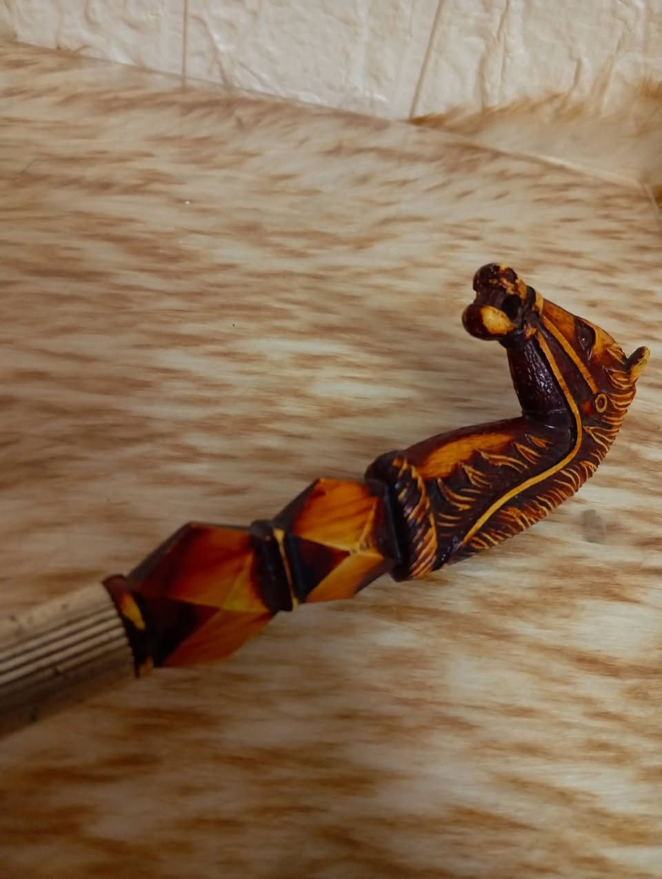 عشاق الأنتيكا 🐎🐎
فرشاة أنيقة بمقبض منحوت على شكل رأس حصان مصنوعة من الريزن 
الحجم ٣٧سم
البيع أونلاين فقط ومتوفر توصيل لجميع مناطق المملكة


**إذا كنت صاحب هذا الإعلان وتريد حذفه لأي سبب، رجاءا أرسل رسالة إلى الدعم الفني**