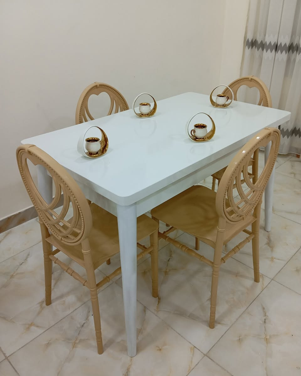 قياس70/120
ارجل الميز عاج 
اربع كراسي 150الف فقط
توصيل مجاني بغداد محافظة


**إذا كنت صاحب هذا الإعلان وتريد حذفه لأي سبب، رجاءا أرسل رسالة إلى الدعم الفني**