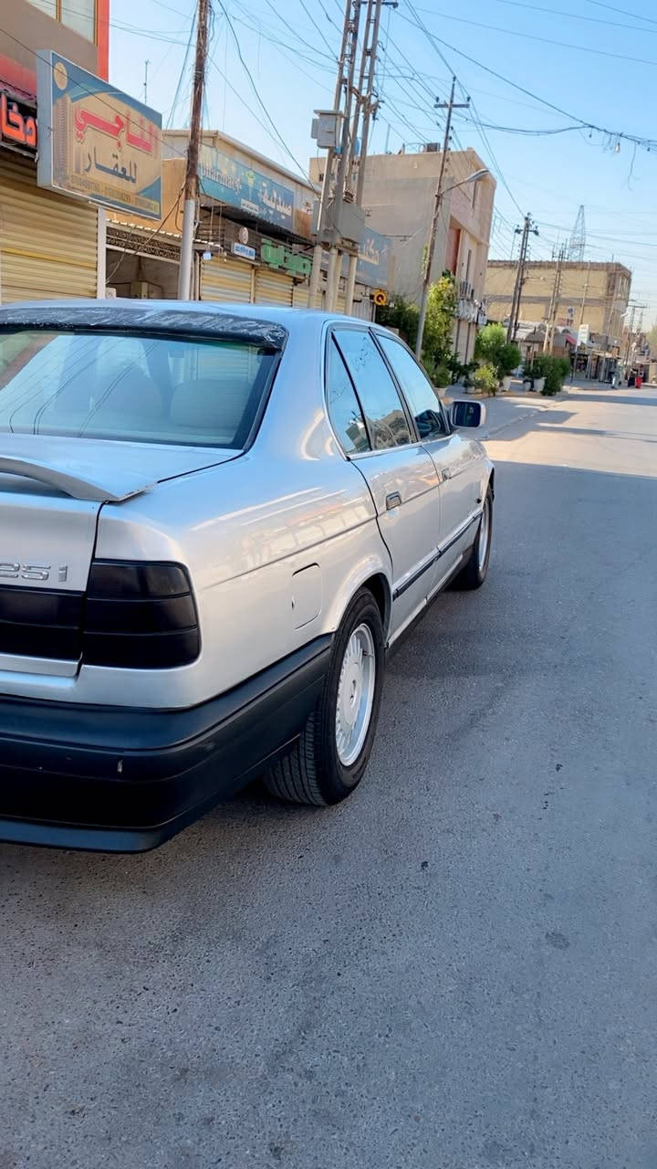 السياره موديل 89 للبيع او مراوس السعر 40
محرك 25 مفتوح  كير اوتو شلعتها تخبل مكينه جديد لا تنقيص ولا تبخير تفصل بيها قطرة دخانه مابيها 
السياره عضمتها كلش حلوه دعاميات M  دوس M شديتهن جدد بعدني ماصابغهن  القديمات موجودات نفس اللول وداخلها حلو ونضيف دوشمه جديده  السياره نقصها بس صبغ دعاميات  تبريد ثلج 
رقمها بغداد سنويه جديده
وهزه  بعدها ماخلصانه و كلشي كامل شرط التحويل خاص موجود


**إذا كنت صاحب هذا الإعلان وتريد حذفه لأي سبب، رجاءا أرسل رسالة إلى الدعم الفني**