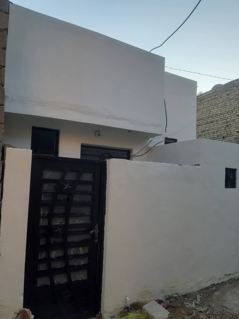 🏠 بيت للبيع بكربلاء حي العباس الفرع الثالث
- المساحة: 50 متر  - السعر : { 55 مليون }
- المواصفات: غرفة + صالة + مطبخ + صحيات
- طابو زراعي سند 25 التحويل: مباشر من صاحب السند
للأستفسار *********** واتساب
