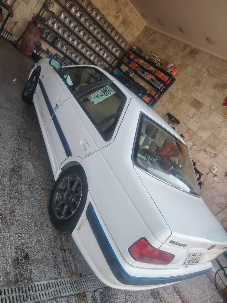 بيجو بارص ٢٠١٨ السيارة كاملة من كلشي ومكفولة من الضربة بيهه بس شخط بالباب عكس السايق *********** بغداد, العراق
