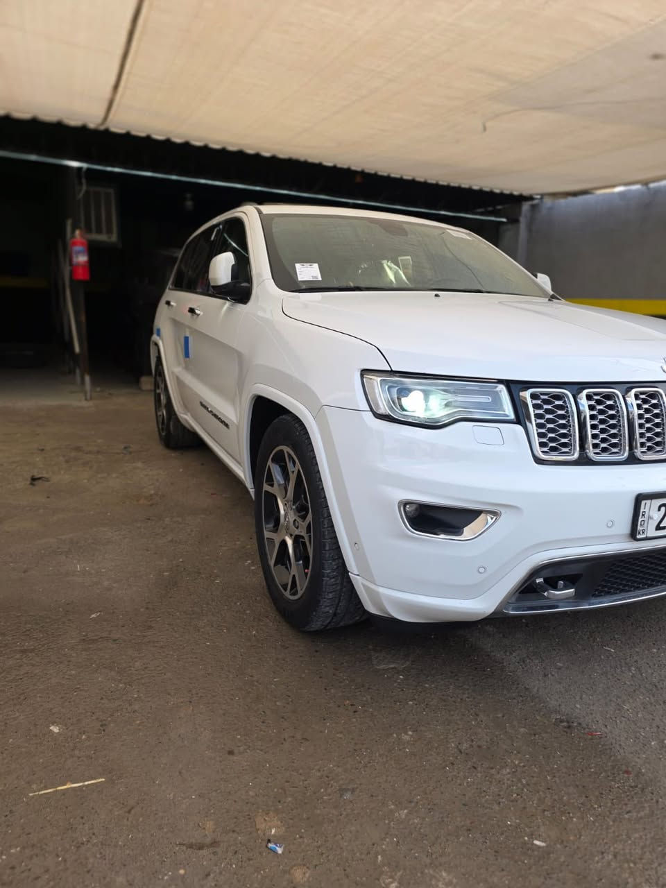 السلام عليكم جيب اوفرلاند2018 خليجي جديدة  جداً فول مواصفات 3 شاشات جكات حساس امامي خلفي فور ويل بانوراما كشنات حار بارد رادار جانبي نقطة عمياء مراية شفط داخل بيجي وجوزي سيارة نضيفة بشكل داخل جديد جداً ماشية  76 الف  رقم اربيل / بدون ضرر 
رقمي  ***********
