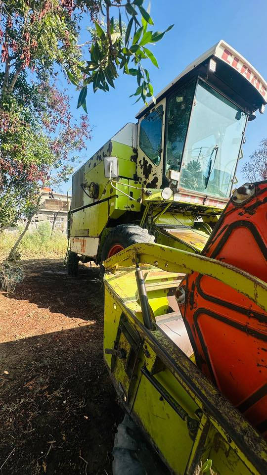 للبيع حاصده كلاص موديل 85 منفيس سعر مناسب للستفسار الاتصال ***********
