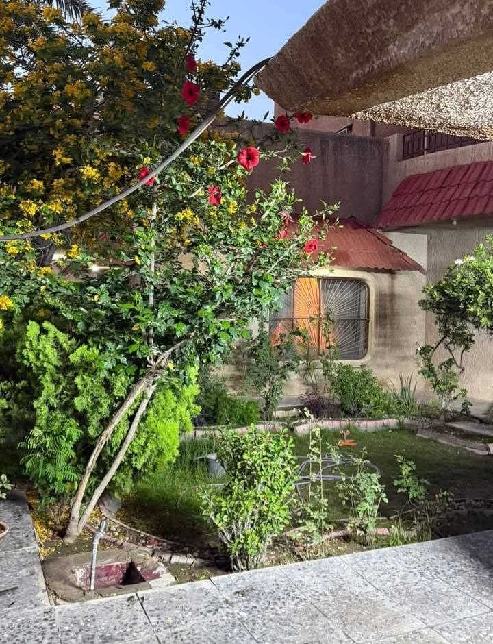دار ٣٢٠ متر للبيع للبيع الغزالية شارع المشجر مربع تازة بناء كلاسك نظيف جدأ يحتوي على كراج وحديقة ومدخلين وصالة ومطبخ وحولي كبير و ٤ غرف نوم و ٣ صحيات سعر المتر  [ ١٩٠٠ ] للأستفسار ((***********)) او زيارتنا مكتب المختار للعقار شارع المشجر مقابل فلافل لبنان
