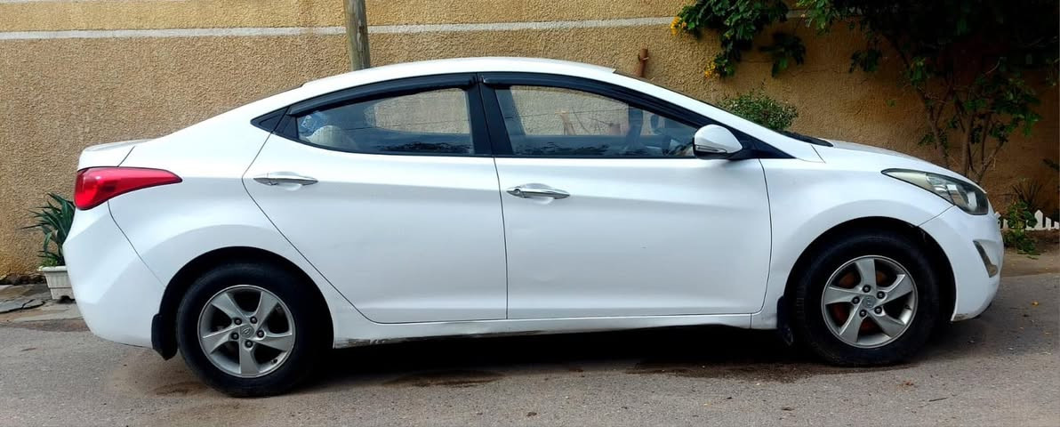 السلام عليكم
النترا خليجي 2013 

سونار موجود 

السيارة جاهزة بدون اي نقص 

محرك 1600 دوش 

مكان السيارة بغداد الدورة 

*********** 

السعر 118 وبيهه مجال
