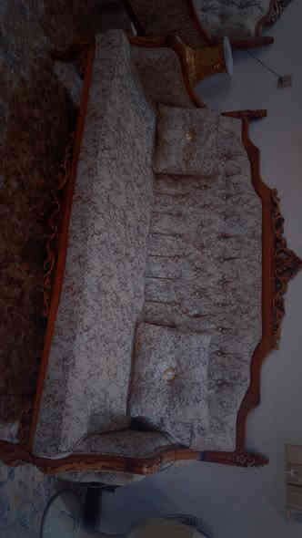 تخم ملكي مع ميز بلازماوطبله وسطيه بمليون ونص مستعملتهم سنه بس وجدا نظيف ونظافته مكفوله للتواصل على هذا الرقم   ٠٧٧١ ١٢٨ ٢٣٦٩
