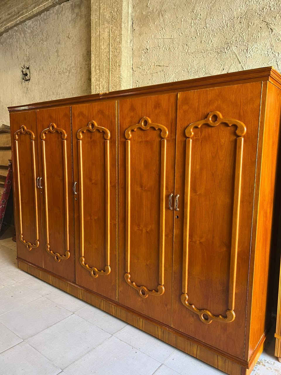 كنتور خمسه أبواب شغل ثكيل درجه اولى نضيفه حيل اتصل ع ***********
