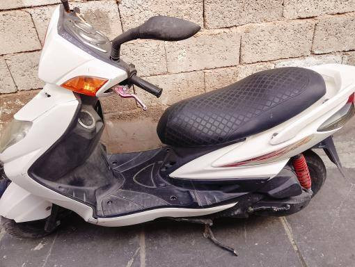 السلام عليكم دراجة سكنس فحل كابريتر دراجة جاهزه اي نقص مابيه سعر 550 مكاني بغداد مدينه الصدر قرب معارض الحبيبه رقمي ***********
