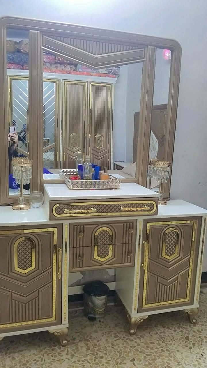سلام عليڪم غرفت نوم للبيع ما مستعملة شي قليل تركية صاج عراقي احلة من تصوير سعر 1100 بيه مجال تواصل ***********
