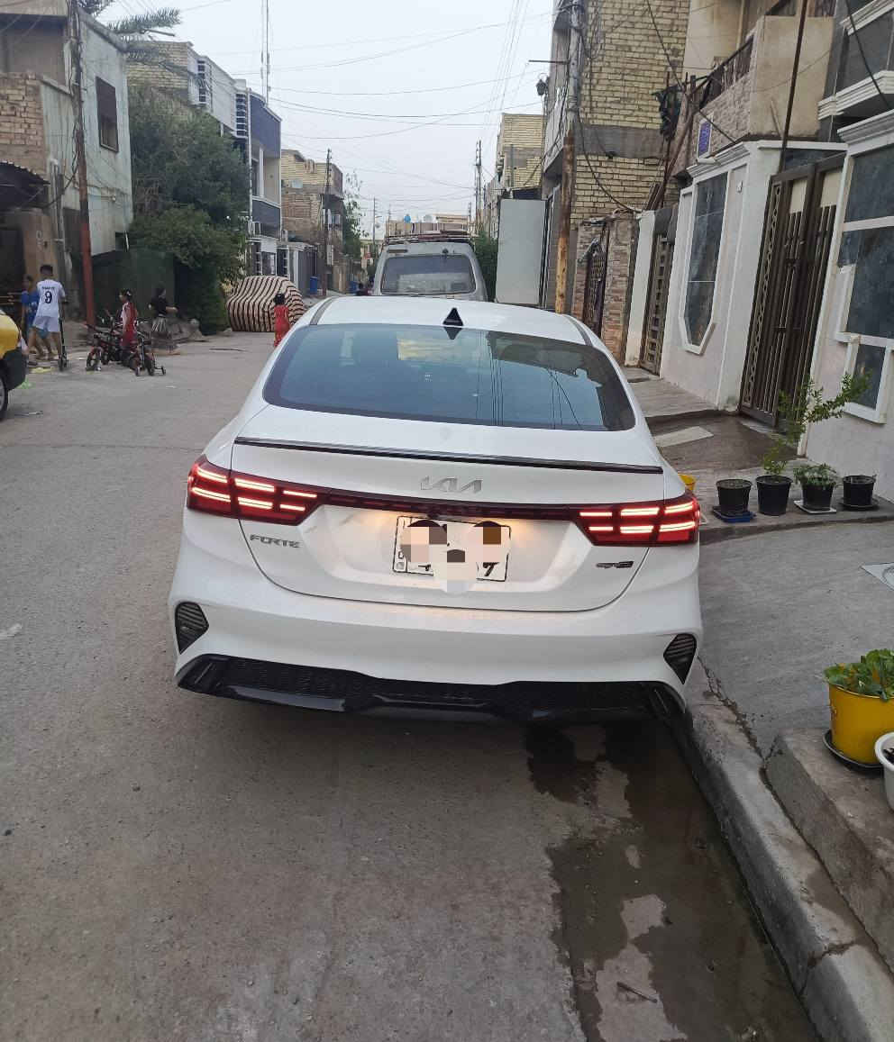 كيا فورتي موديل24 جيتي لاين رقم بغداد باسمي تبديل جاملغ عكس السائق وشبر بالبنيد مع شبر الباب ماشيه 23 مكفول الشاصي ولغد المواصفات فول مواصفات معروفه أعلى المواصفات بالفورتي السعر 190 وبي مجال العنوان بغداد الشعب حي الصحه مجاور المحكمه م *********** أبو أحمد بغداد, العراق
