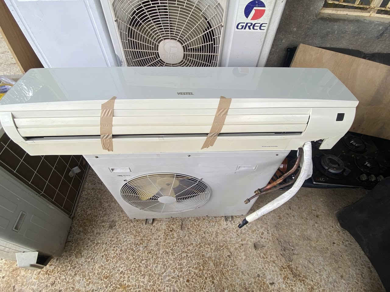 السلام عليكم
اثاث + سبالت للبيع 

سبالت كافة الاحجام موجودة شرط الضمان والفحص 

***********
واتساب 
☎️📞📩
