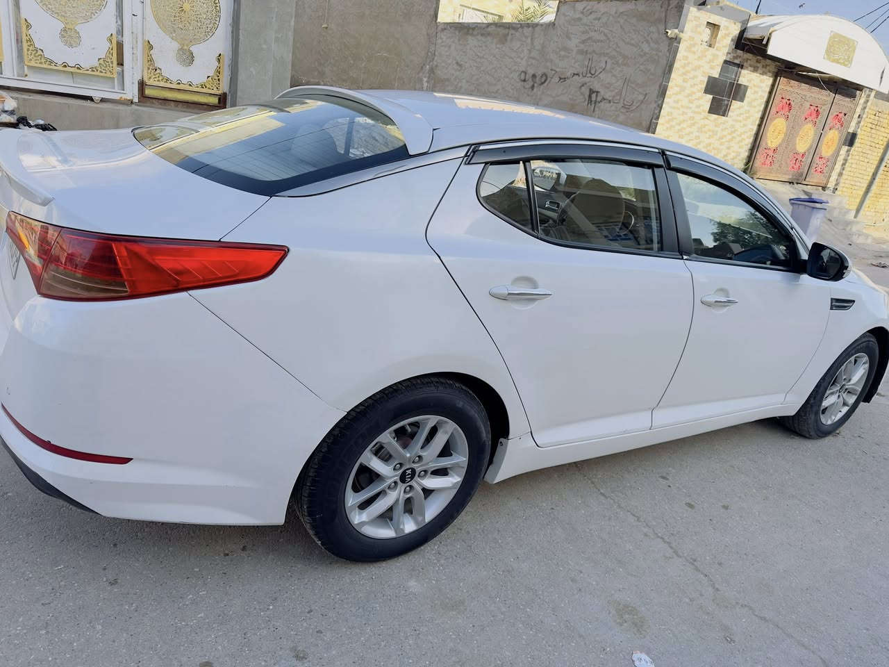 السلام عليكم

اوبتيما2011  خليجي 

سيارة نضيفة وجديدة جداً 

السعر 120 وبيها مجال 

لايت زنون 

مري شفط

تحكم ستيرن 

شفتات ستيرن 

تخم تاير جديد   

رقم إنكليزي بغداد

بأسمي هزة وسنويه جديدة 

تحويل ثاني يوم 

السيارة بيها قطعتين مثل ما موضح بالسونار

مكاني واسط / النعمانية 

للأستفسار 

الأتصال ***********
