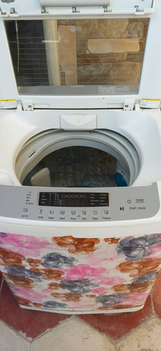 السلام عليكم
غسالة LG توربودرم وكالة الاصلي
12 كيلو
نضيفة كلش وشغالة بيها تصليح بالبدي من جوة خياس
وصلحنا وبيها حساس الباب بدلنا فقط الباقي نضيف كلش شغالة مابيها كل مشكلة وعالفحص
سعرها 175 وبيها مجال 

مكاني ديوانية الاسكان قرب المعهد
تفاصيل اكثر اتصال او واتساب 
***********
