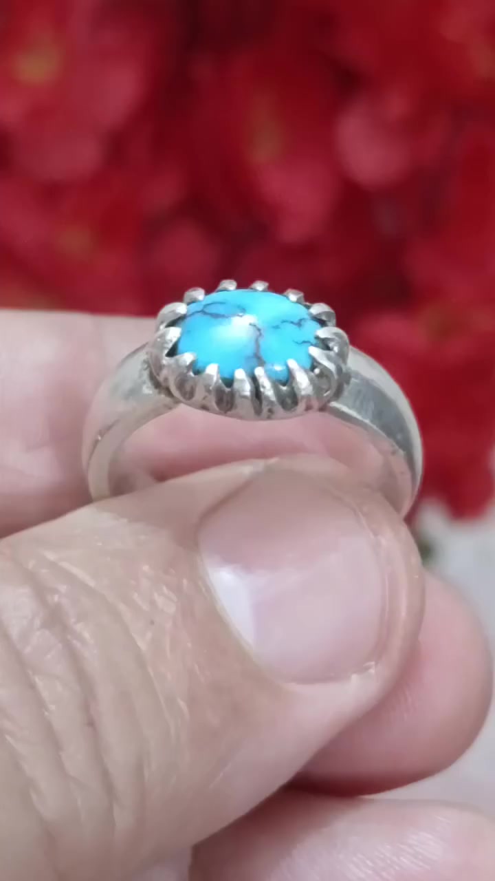 اللهم صل على محمد وآل محمد
لعشاق الجمال والأناقة والذوق 
رضوي نيشابوري قديم وأصلي للبيع مكاني بغداد


**إذا كنت صاحب هذا الإعلان وتريد حذفه لأي سبب، رجاءا أرسل رسالة إلى الدعم الفني**