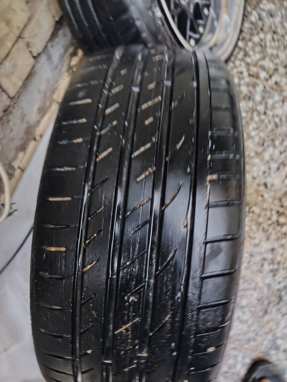 للبيع حجم 16 بي واحد مصلح نصليح بسيط  تايرات جدا نضيفه  السعر 325  توسايز  مكاني بغداد الحسينيه ***********  كلكم تعرفون السعر مابته
