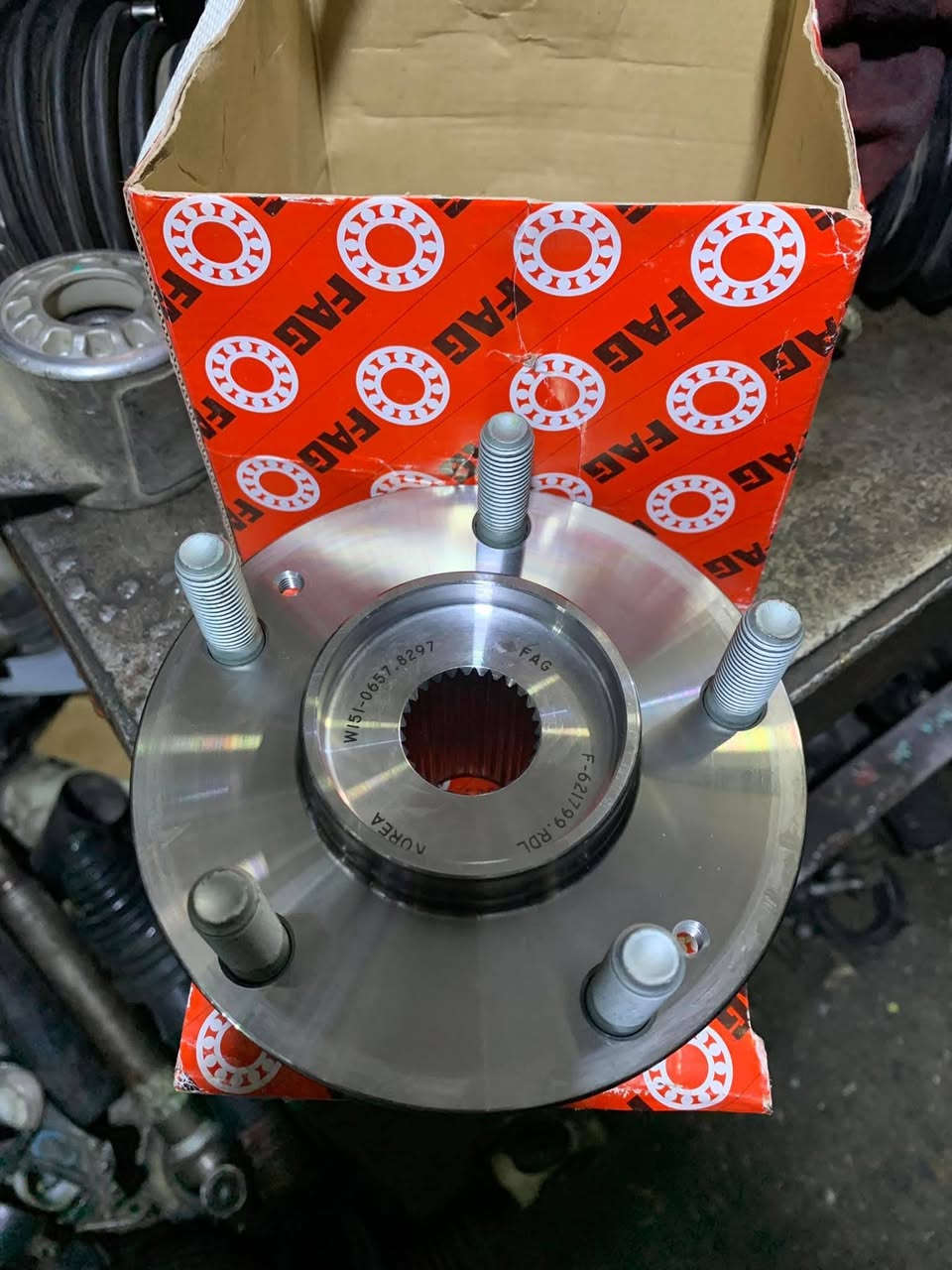 تم توفير بولبرن كيا سيلتوز جديد محل محمد البغدادي لبيع انواع حدادية صدر السيارات وبانسب اسعار العنوان القصر الأبيض مقابل وزارة تعليم العالي لتواصل علة رقم ***********
