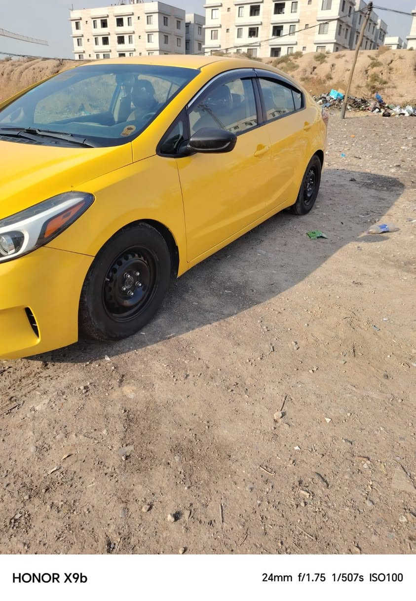 السلام عليكم فورتي 2017 وارد أمريكي السياره جاهزه من كل النواحي مصفره هيئه وغرامات وسياره جاهزه كبل لشارع تخم تاير كير مكينه صدر باتري كله جديد مكانها بغداد زعفرانيه السعر 117 وبيها مجال الشراي يتصل على صاحبها اني مكلف بنشر‎0772 811 4390
