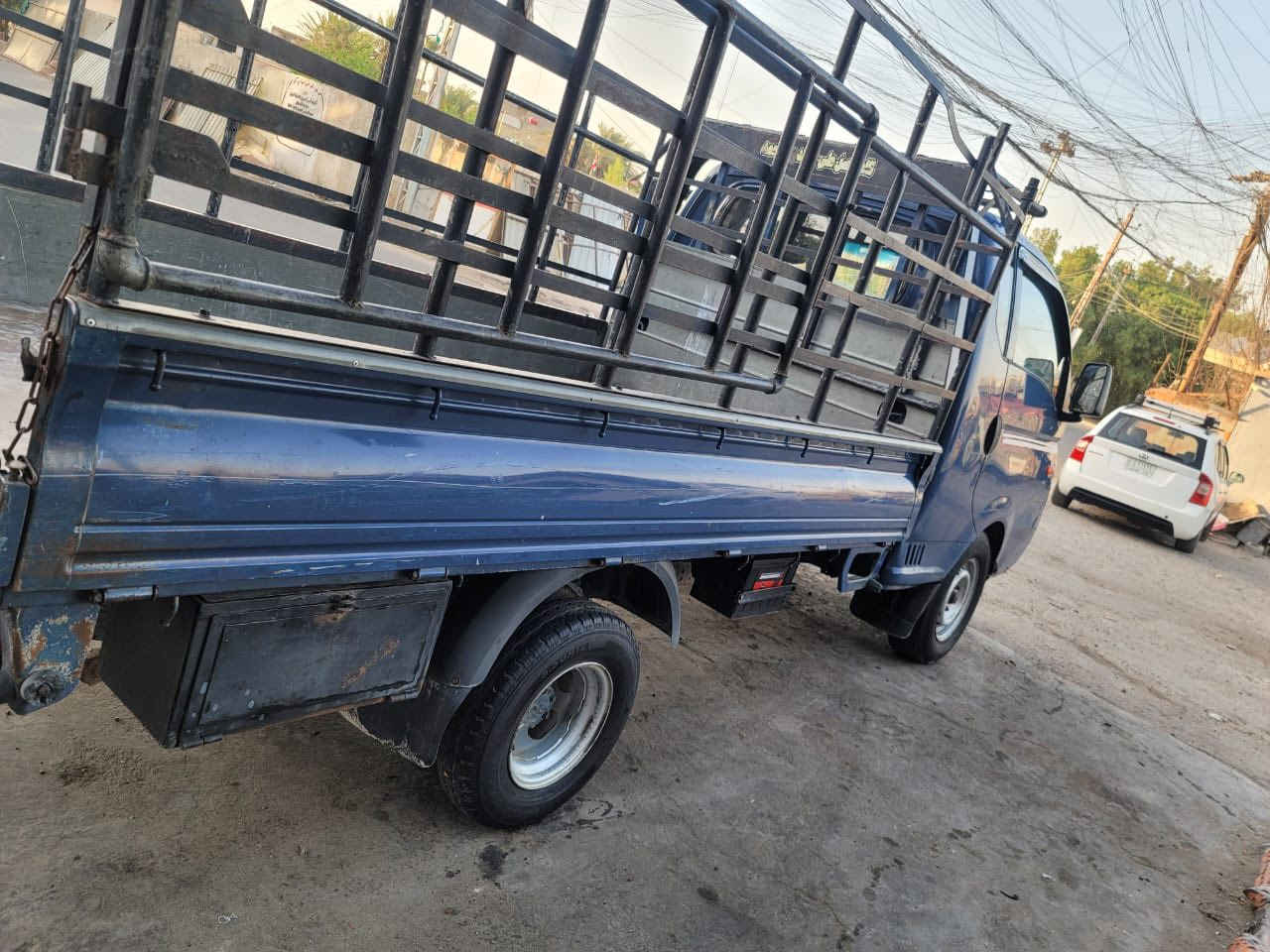 السلام عليكم كيه حمل للبيع موديل 2004 مكينه وكير خير من الله بغداد باسمي تحويل ثاني يوم  بيهه بس البور يرادله تصليح تبريد شغال  سعرها ٦٥ ورقه 
 تلفون ***********
