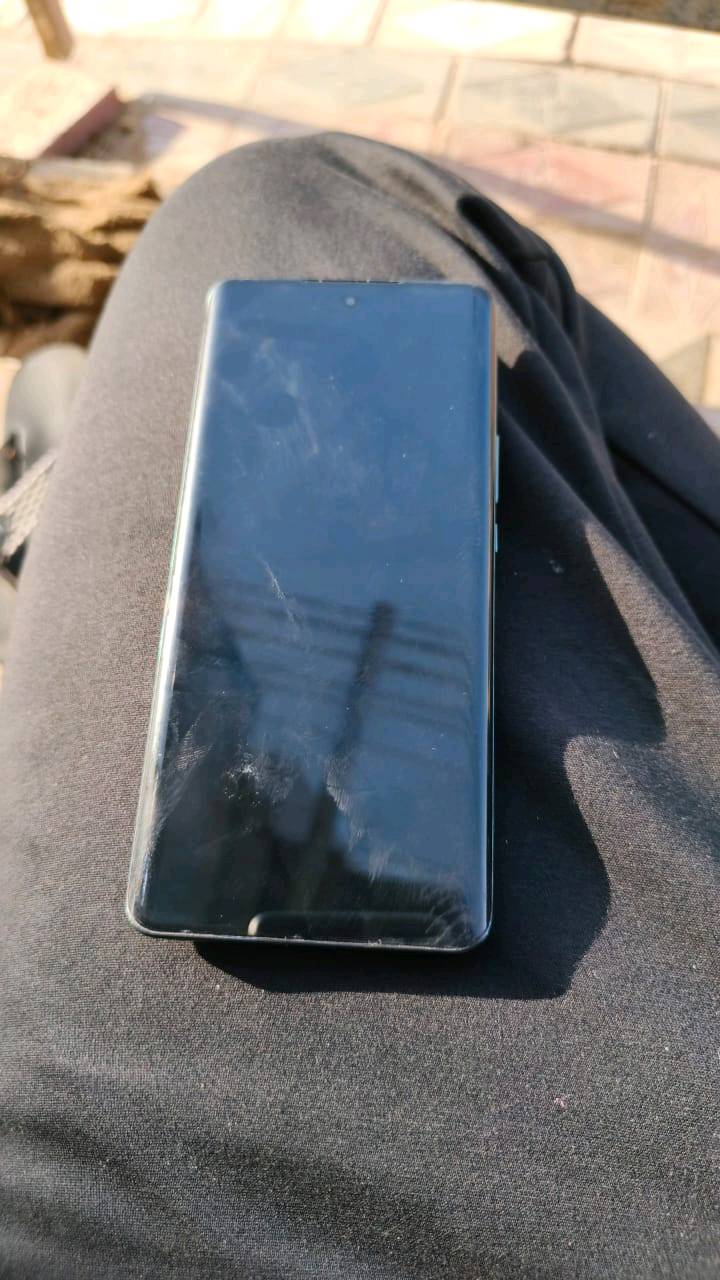 سلام عليكم جهاز HONOR X9b 5G ماداخل تصليح ابد ذاكره 256 عشوائيه 8 بطاريه 5800 ويا شاحنه فقط سعره 275وبي مجال بسيط االعنوان ناصريه مركز  رقم الهاتف ***********