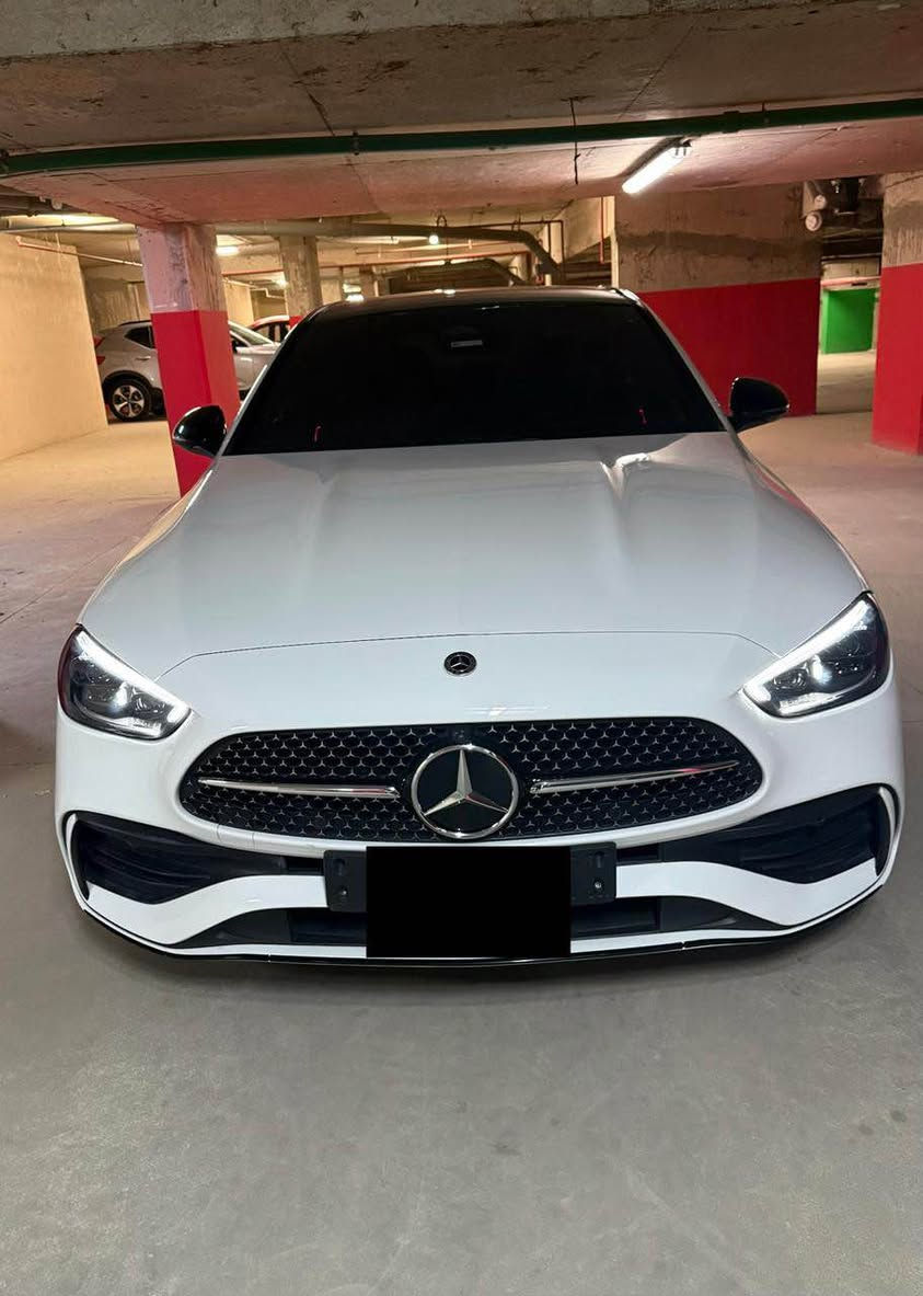 Mercedes  c200 2024 
AMG 
night package
Head up
4zone
Fully loaded
Soft close doors
Burmester sound system
360 camera
Panoramic roof
5000 kilometers only 
full protection 
Imported from Germany 
فرش احمر
فابريكه بالكامل 
‎رخصه سنتين
مرور القاهره
المعاينه التجمع الخامس 
01000056591 القاهرة, مصر


**إذا كنت صاحب هذا الإعلان وتريد حذفه لأي سبب، رجاءا أرسل رسالة إلى الدعم الفني**