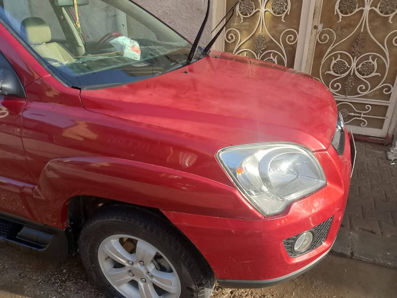 السلام عليكم كيا سبورتج موديل 2009 اربعه دسك رقم نجف دولي هزه جديده سنويه جديده بيه منضومة غار محرك 2000  بي خيط بخار قليل كلش الكير والتبريد جيدات تخم تاير جديد
بيه البنيد والجاملغات الامامية وباب السايق مصبوغات والباقي مكفولة عندي سونار بيها 
مكان السيارة بالنجف بيع او مراوس
السعر 95 وبيها مجال 
***********
