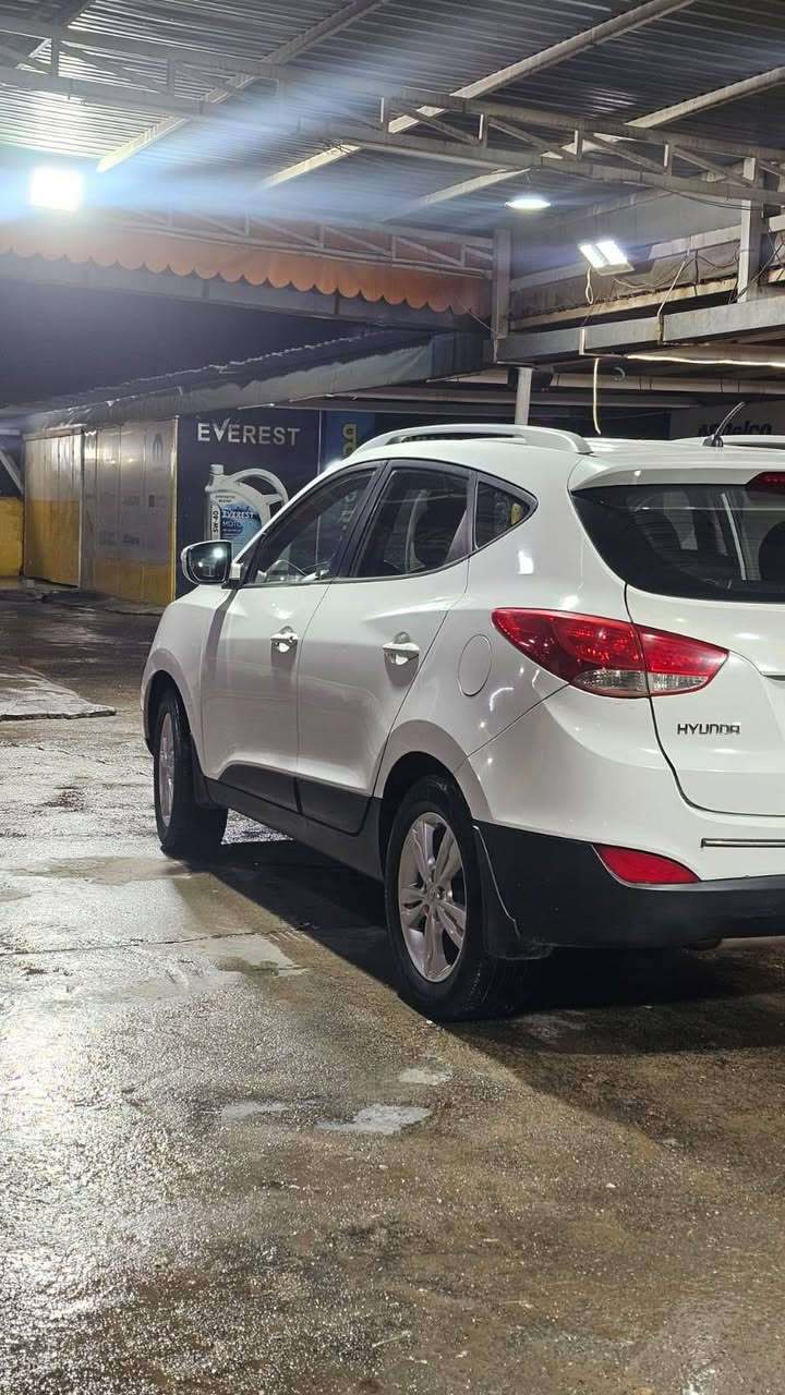 سلام عليكم
هيونداي تكسون ٢٠١٣ بحالة جيده 
سياره جديد رقم وسنويه جديده 
سياره بدون صبغ بيها ٤ اصابع بل صندوق بارد فقط
سعر سياره ١٤٧ وبيها مجال 
***********
*********** أربيل, العراق
