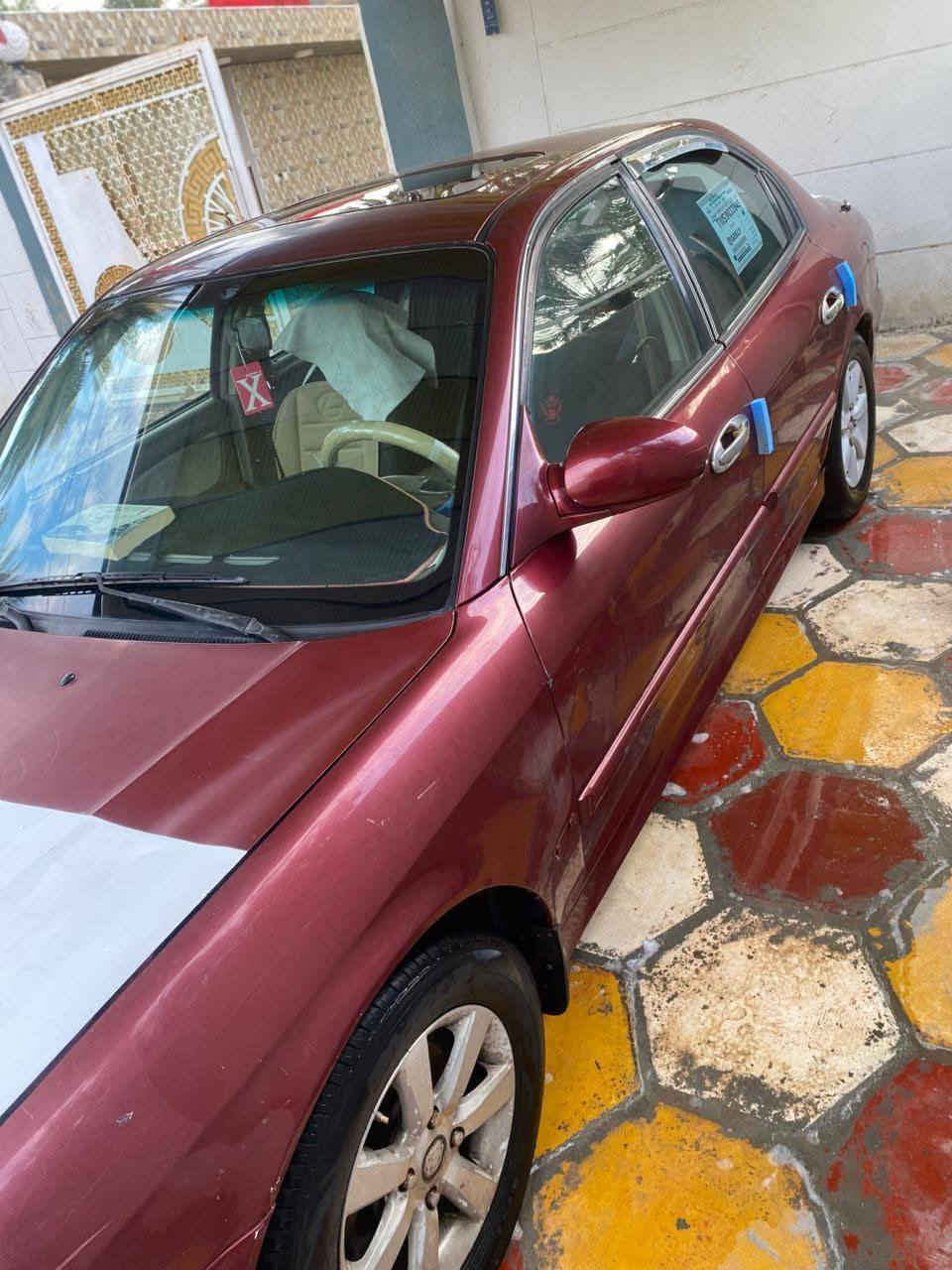 سلام عليكم (سوناتا موديل 2005 للبيع))
سوناتا وارد امريكي موديل 2005
حجم المحرك 2000 فول مواصفات 
شاشه فتحه بالسقف 
كورس مثبت سرعه تحكم ستيرن 
تدفئه تبريد وتدفئه بالكشنات 
حدادية صدر حدادية الخلفيه 100/100
تخم تاير وباتري جديد 
منضومه زنون اصلي 
دواخل السياره البطاين كلش نضيف 
رقم بغداد الدولي مداور ثاني يوم 
ضربتها فقط جنطه وجاملغ الخلفي الايمن 
والباقي كله كفاله كير مكينه خير من الله
سعرها 63 وبيها مجال  مكان السياره ب النجف 
للاستفسار الاتصال على الرقم *********** واتساب موجود
السياره رقم بغداد وهزه جديده ما ساقطه سنويه بأسمي مداور ثاني يوم وين متريد نداور
