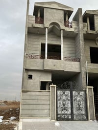 دار للبيع • حي الكندي • ١٠٠م