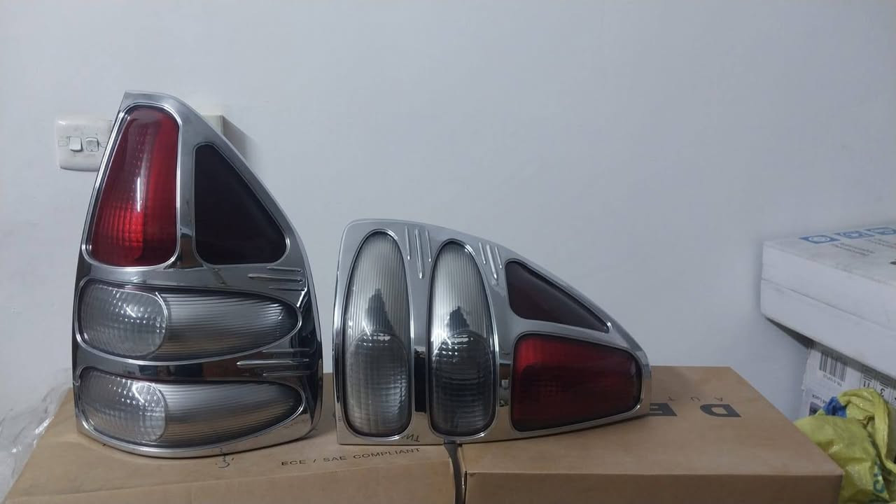 سلام عليكم  لبيع زوج بكلايت مال برادو اصلي مو تجاري {***********}
