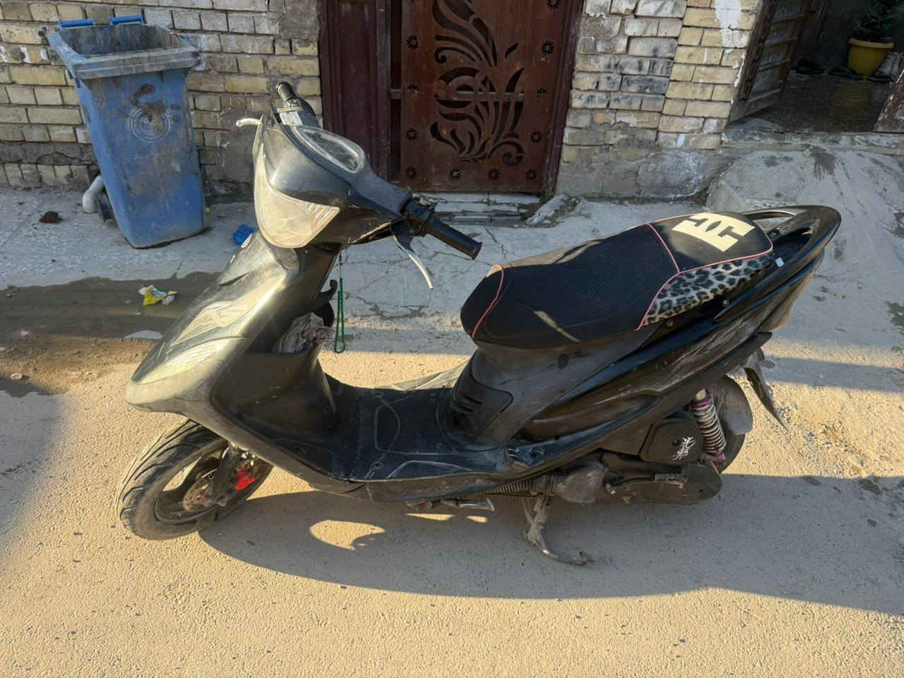 ماكس 120 محرك مكفول دراجه نضيفه سعر 750مكان بلديات ***********
