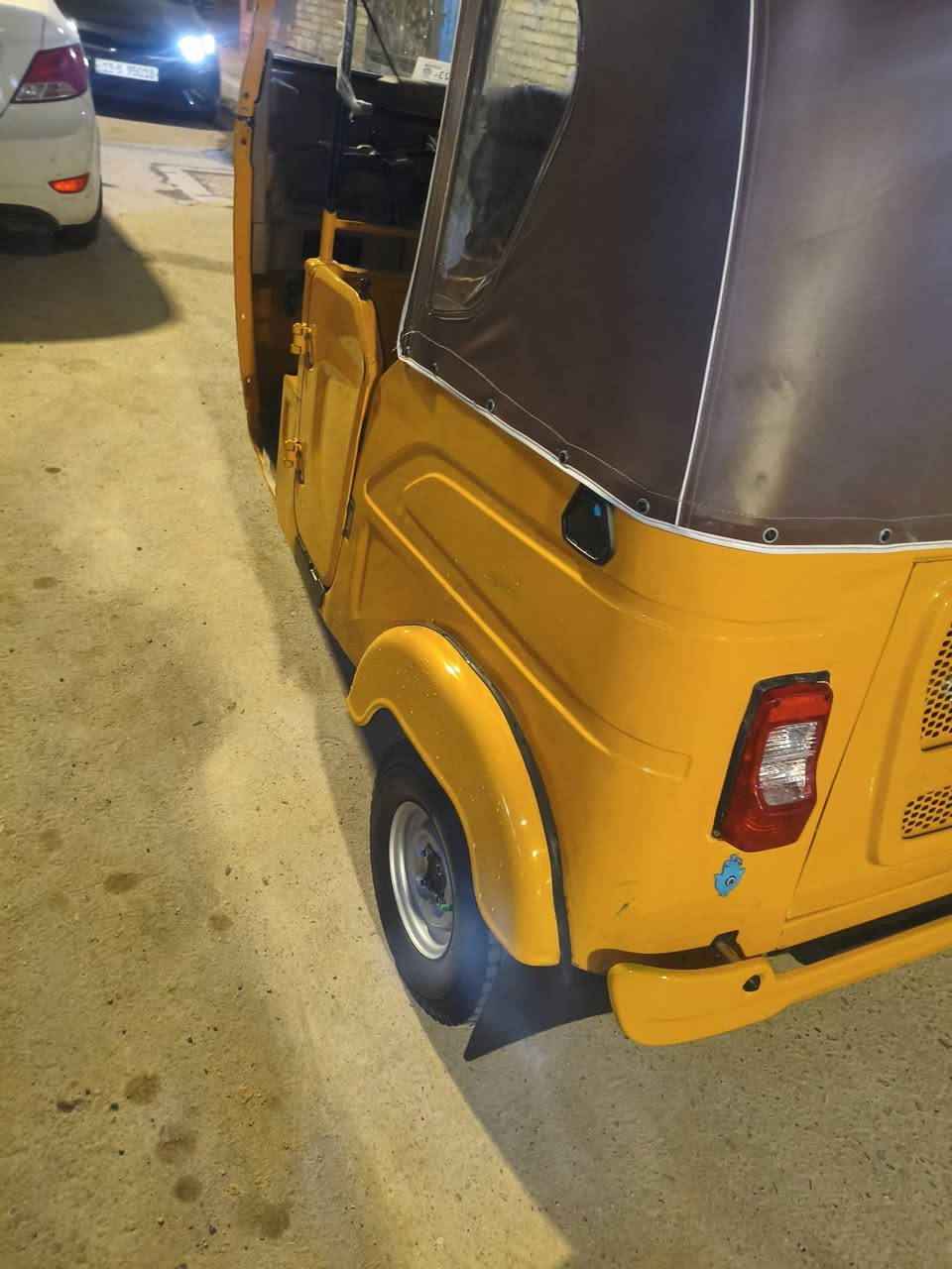 سلام عليكم تكتك موديل 2022تحويل بسمي 
مكفوله فقط بس دوس أو  إصبعين فوك بكلايت باقي مكفول من صبغ.  سعر. 8700 بيه مجال 
مكان بلديات.  
***********
