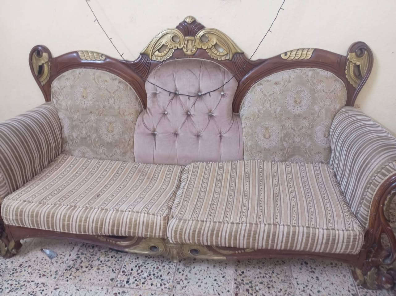 السلام عليكم للبيع ديوان خشب عراقي
نضيف
+
 ظخم ملكي نضيف +
تخوته عدد 4 شرط النضافه
كلمن وحسب سعرو
السعر على خاص


**إذا كنت صاحب هذا الإعلان وتريد حذفه لأي سبب، رجاءا أرسل رسالة إلى الدعم الفني**