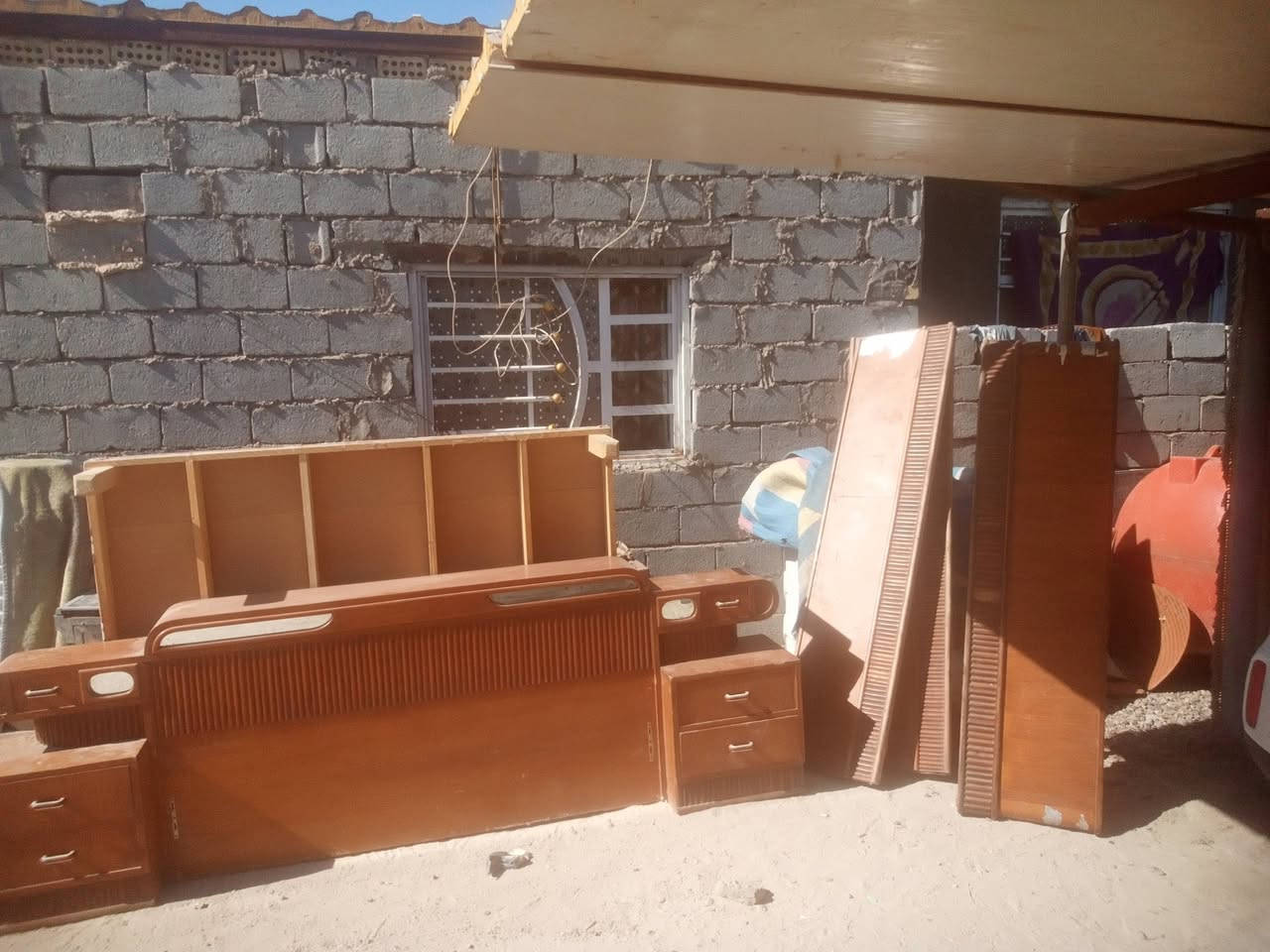 اخشاب للبيع سعر مناسب ***********
