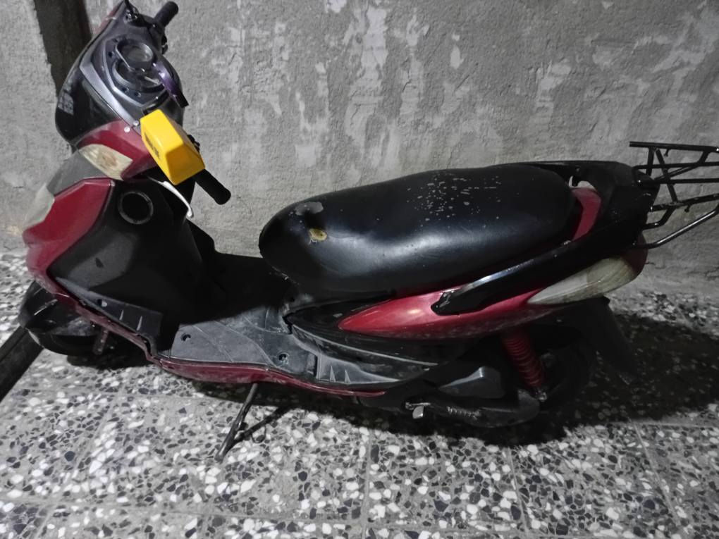 السلام عليكم سكنس فحل للبيع
دراجه نضيفه مكينتهه ماينسمع صوتهه وناعمه شغاله بكل وكت
سلف وهندر السعر ٥٥٠وبيهه مجال مكاني بغداد بلديات
للستفسار رقمي *********** بي فقط واتساب ومتواجد خاص
