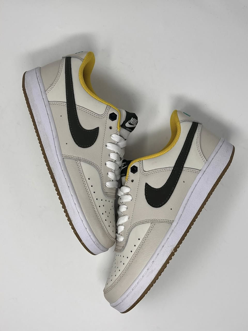 نايك دانك لو،
باله فيتنامي ، يلبس 41, 
القطعه جدا نازكه وحلوه،
سعر30الف دينار

ادخل انستا شوف شنو متوفر
https://www.instagram.com/hermes.storex?igsh=MTBvc3I2dm9yYTBjaw==


**إذا كنت صاحب هذا الإعلان وتريد حذفه لأي سبب، رجاءا أرسل رسالة إلى الدعم الفني**