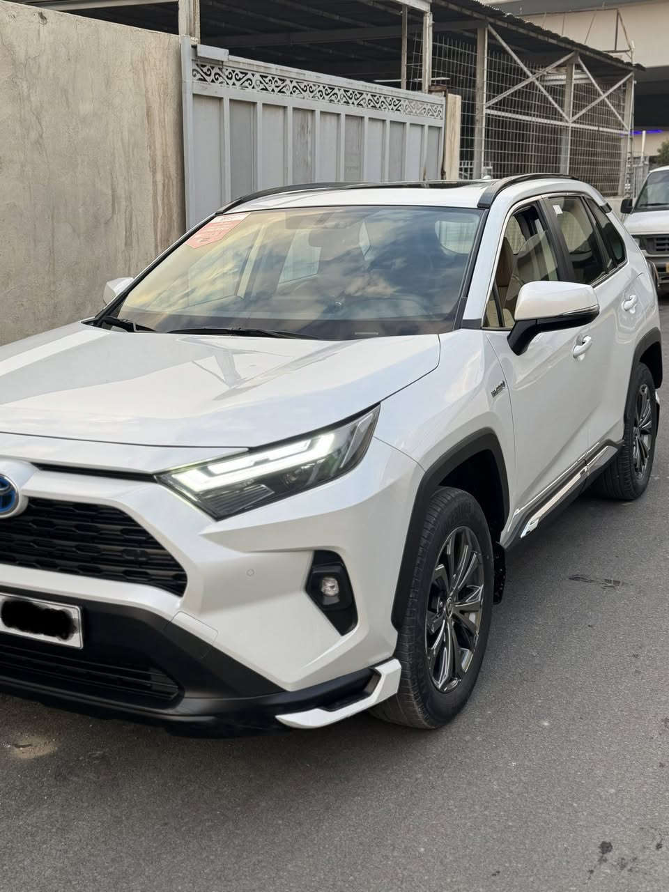 تويوتا راف4 موديل 2024 (((   عداد المسافة 15 الف فقط   )))
هايبرد  شركة تويوتا 
8 سنوات بطارية 40 الف 
كيلو صيانة وتبديل دهن مجاني مكفولة
 من الصبغ والضربة بارد بسيط 
عداد 15 الف 
بحالة جيدة جدا محرك 2500 بصمة سلايت
 تشغيل عن بعد هند بريك بصمة وباقي 
المواصفات الشركة مكاني المنصور او علي الصالح 
رقم صاحب سيارة ***********
