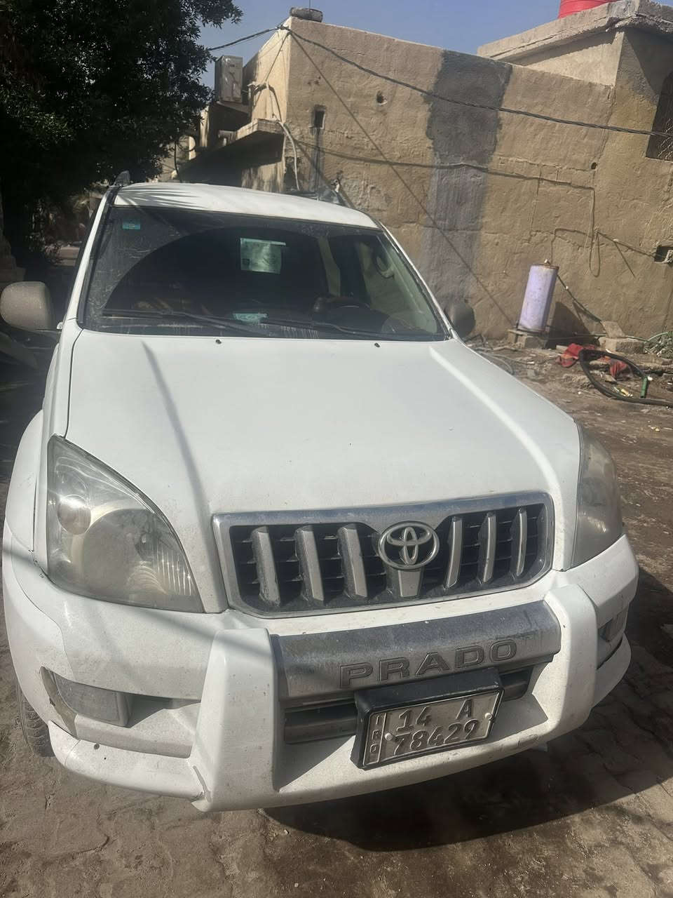 سلام عليكم برادو 2008  مكلوبه كينه 6 لا تنقيص ولا تبخير تخم تاير جديد تبريد شقالي قطعتين تحويل ثاني يوم سنويه جديده سعر 95 وبيها مجال  مكان سياره البصره ابي الخصيب الهاتف ***********
