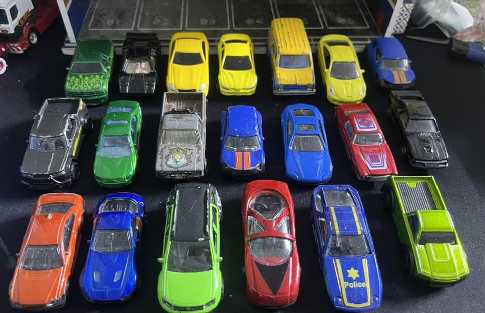 سيارات حديد
شركات مختلفة 
قياس   ١:٦٤ ( ٧ سم )
٧٤ قطعة
سعر المجموعه واصل ٧٥ الف


**إذا كنت صاحب هذا الإعلان وتريد حذفه لأي سبب، رجاءا أرسل رسالة إلى الدعم الفني**