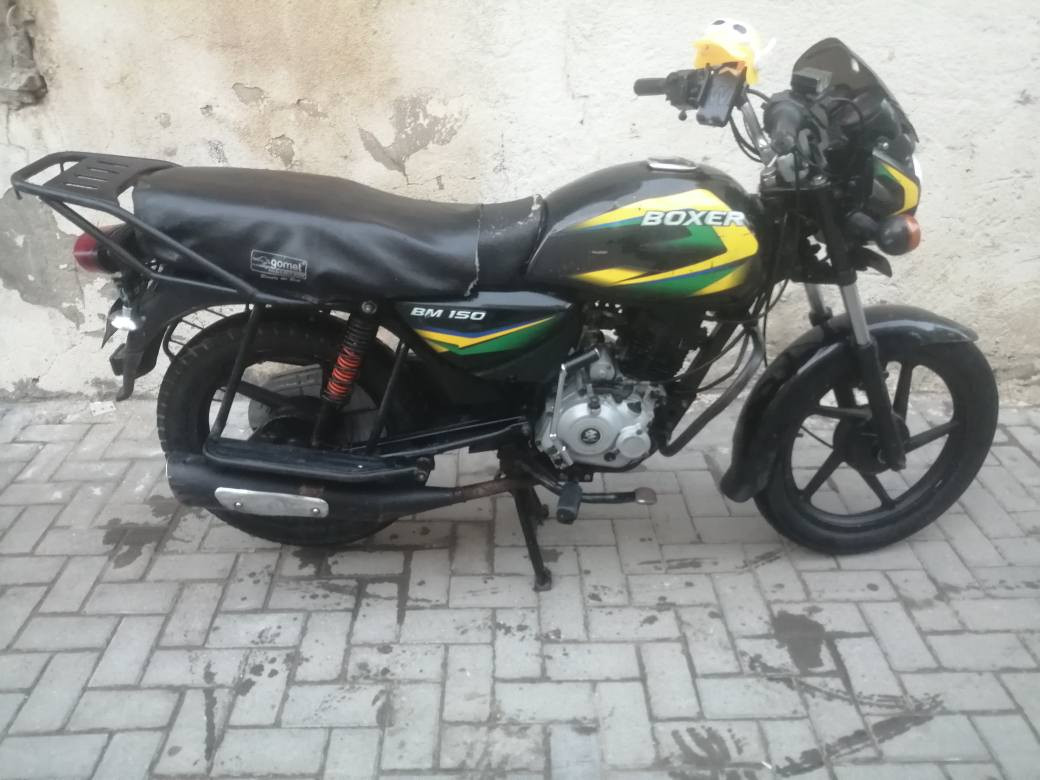 السلام عليكم دراجه بوكسر 2022 اوراقها ضايعه مقفوله من السرقه مكاتبه اسوي لك السعر  650 وبيها مجال بسيط مكاني بصره وهذا رقمي بواتساب  ***********
