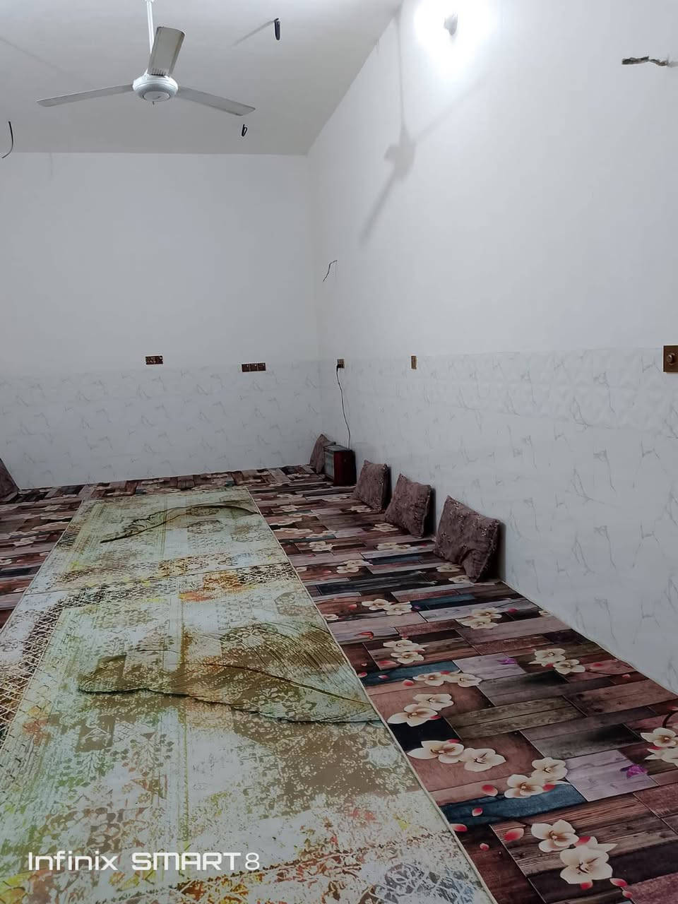 بيت للبيع بالقسط - كربلاء طويريج الرجيبه حي العسكري
المساحة: 168 متر (طابق واحد).
المحتويات: غرفه نوم وحده + صالة + استقبال +مجمع صحيات داخلي وخارجي+ مطبخ 
الموقع: طويريج الرجيبه حي العسكري
السعر: 85

للتفاصيل اكثر تواصلوا وياي
***********
