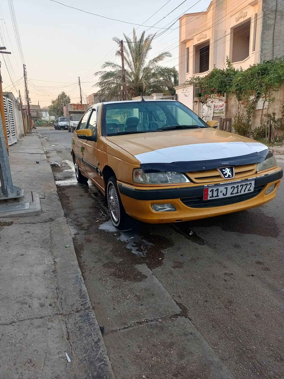 سلام عليكم بيجو بارص للبيع بسمي رقم وسنويه جديد هزه جديد مصفره هيئة وغرامات جاهزه من كلشي السياره مسويلهه إدامه كامله كله جديد تخم تاير ومكينه وكير تبريد تحويل مباشر مكاني بغداد اي استفسار ***********موديل 2010 والسعر 32وبيهه مجال للشراي

