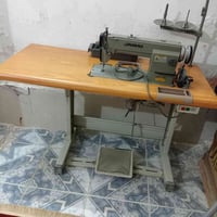 مكينة خياطة • صناعية • للبيع