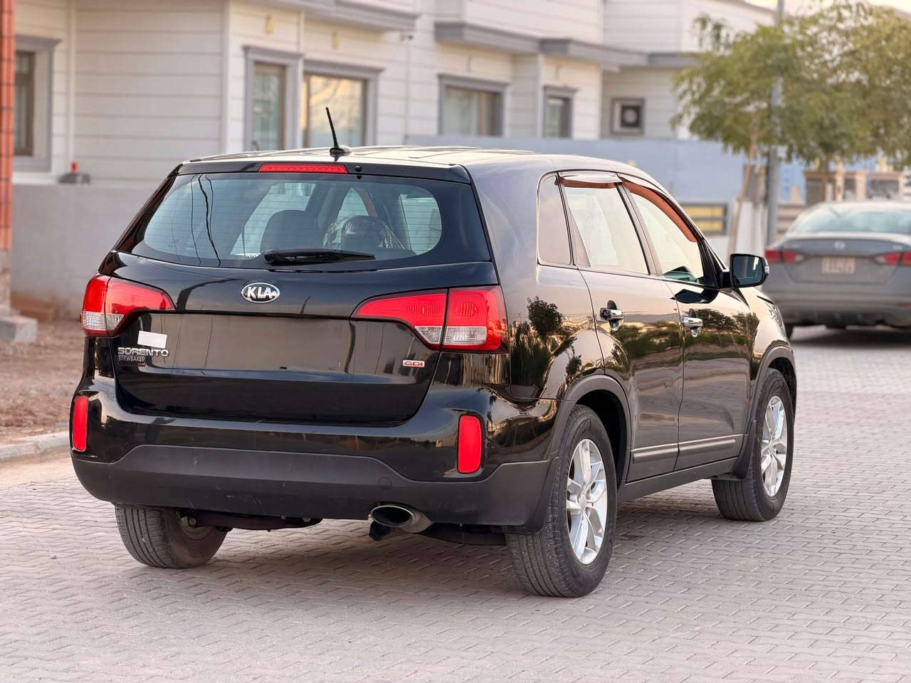 🚘 – كيا سورنتو 2014 وارد أمريكي 🇺🇸
 (( رقم ديالى الماني سنوية باقيلها سنة )) 
  ----- سعرها 132 بيع مستعجل سياره جديده ------
🔹 محرك: 4 بستم (V4)
🔹 الممشى: 99 ألف حقيقي
🔹 الاستخدام: شخصي
🔹 الحالة: جداً نظيفة ومرتبة
🔹 الضرر: خفيف جداً (صور الضرر مع سونار داخل منشور)
🔹 بدون أي دواخل
🔹 شرط الفحص كامل (چاملغ + حافة البويند)

📍 الموقع: ديالى – خانقين
📞 للاستفسار: ‭***********‬
📞 للاستفسار: *********** خناقين, ديالى
