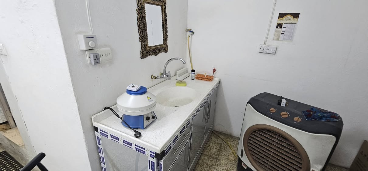 سلام عليكم مختبر طبي للبيع في حي الأمين الثانية شارع البانزيخانه مختبر  صاير طابق ثاني والطابق الأرضي بي دكتور بوليه متكامل وشغال بس اجازة مابي سبب البيع فض الشراكة للتفاصيل أكثر
***********
